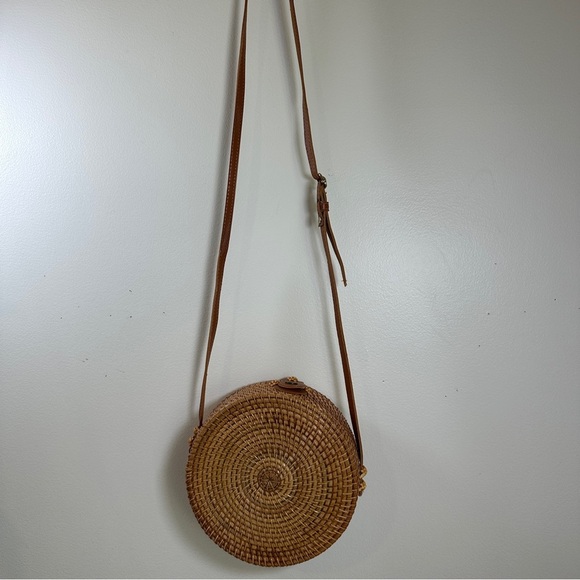 Straw Purse Round 7.9"x7.9"x3.1" with Shoulder Straps Summer Wicker Rattan Woven - Picture 3 of 6